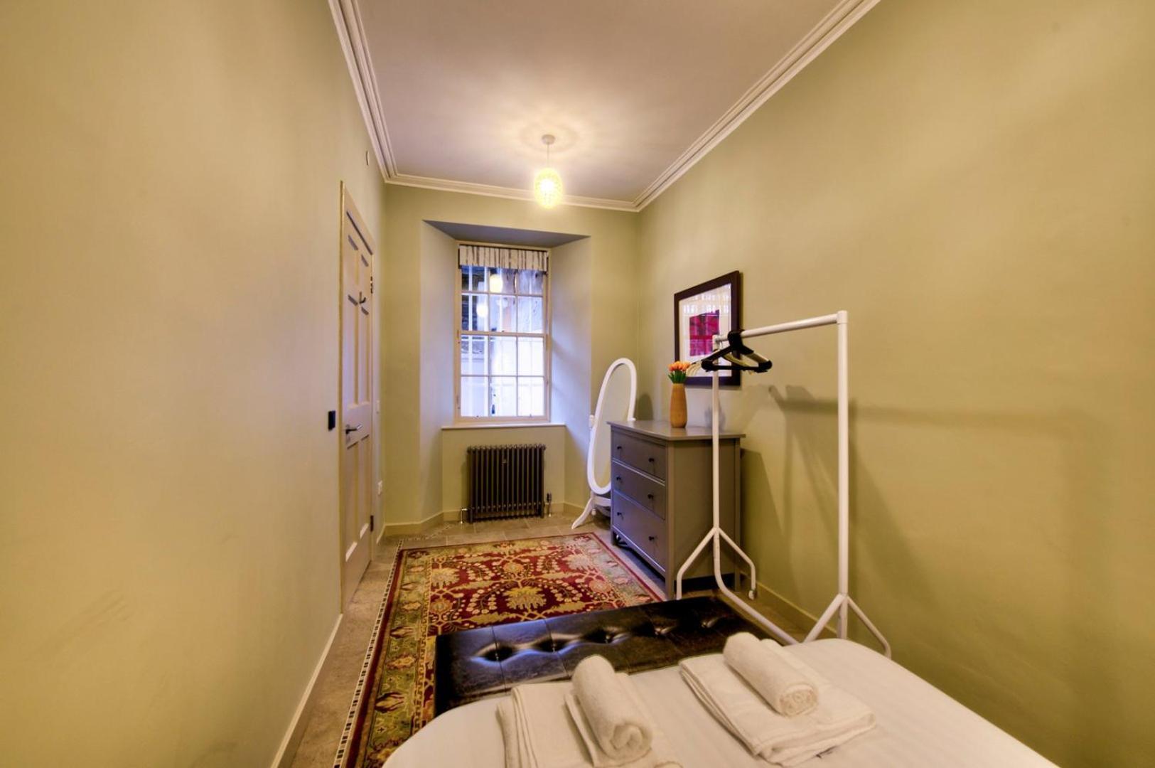 エディンバラGuestready - Manor Place Basementアパートメント エクステリア 写真